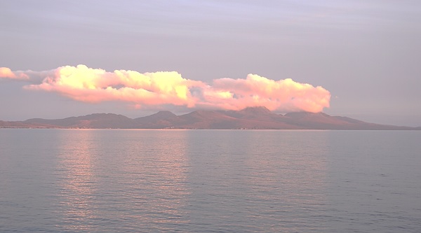 colonsay-gin-pups-of-jura-sunset